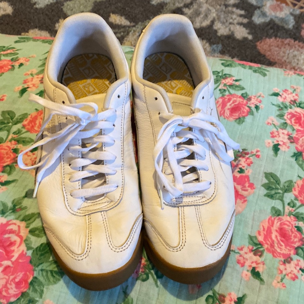 PUMA - White Sneakers Size 11